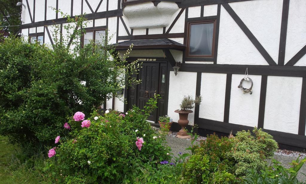Hemingway'S By The Sea Bed & Breakfast Esquimalt Eksteriør bilde