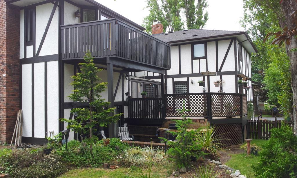 Hemingway'S By The Sea Bed & Breakfast Esquimalt Eksteriør bilde
