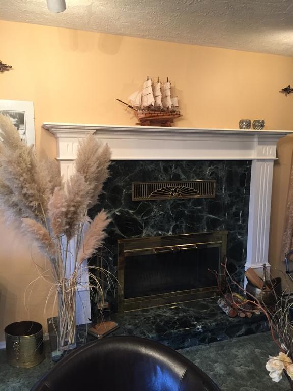Hemingway'S By The Sea Bed & Breakfast Esquimalt Eksteriør bilde