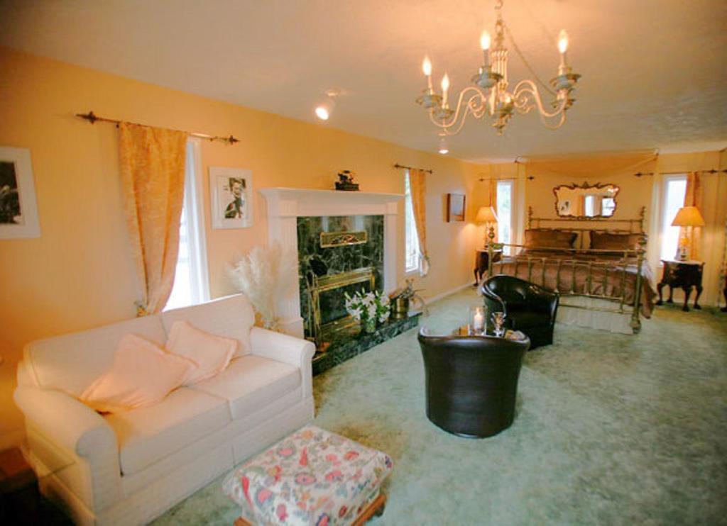 Hemingway'S By The Sea Bed & Breakfast Esquimalt Rom bilde