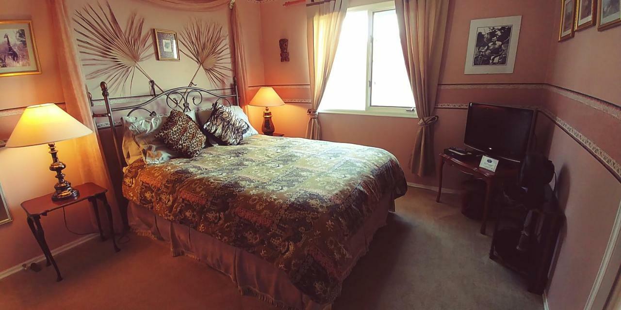 Hemingway'S By The Sea Bed & Breakfast Esquimalt Eksteriør bilde